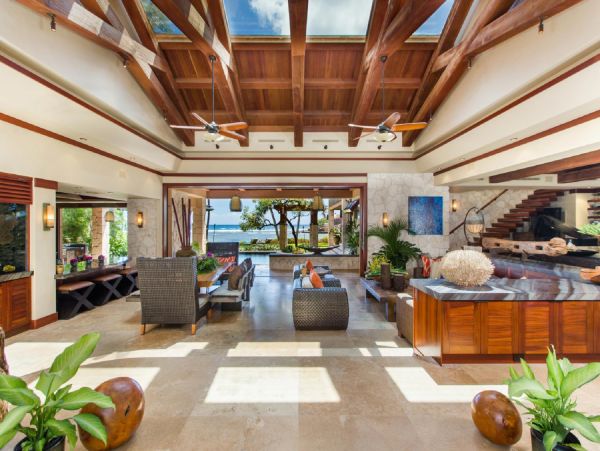 Luxury Oahu Beachfront Vacation Rental near Diamond Head Exclusive Monthly Rental