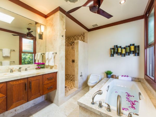 Luxury Oahu Beachfront Vacation Rental near Diamond Head Exclusive Monthly Rental