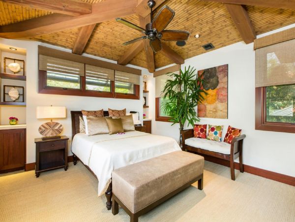 Luxury Oahu Beachfront Vacation Rental near Diamond Head Exclusive Monthly Rental