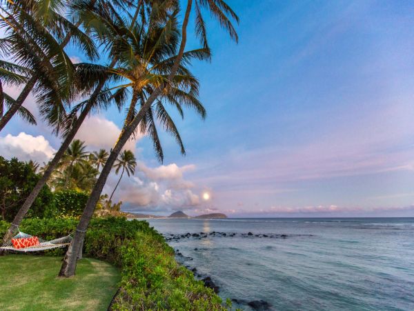 Luxury Oahu Beachfront Vacation Rental near Diamond Head Exclusive Monthly Rental