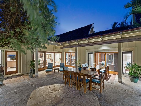 On Beach Kailua Vacation Estate Eight Bedroom