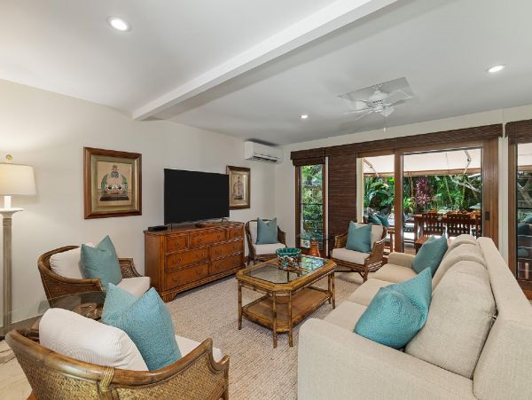 On Beach Kailua Vacation Estate Eight Bedroom