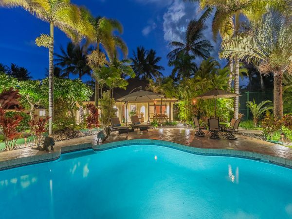 On Beach Kailua Vacation Estate Eight Bedroom
