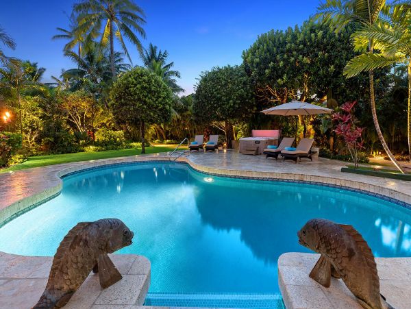 On Beach Kailua Vacation Estate Eight Bedroom