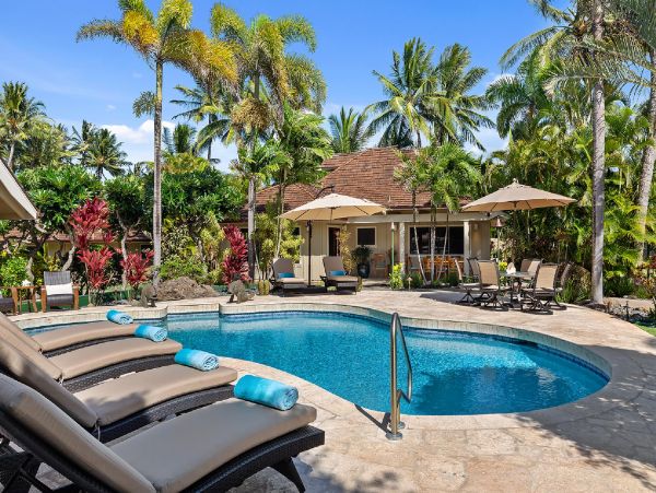 On Beach Kailua Vacation Estate Eight Bedroom