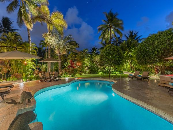 On Beach Kailua Vacation Estate Eight Bedroom