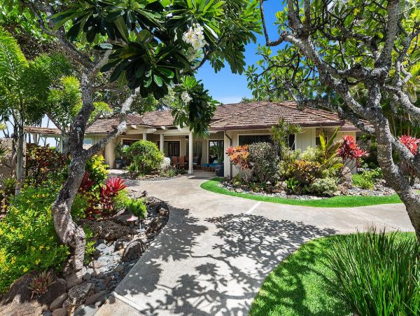 On Beach Kailua Vacation Estate Eight Bedroom