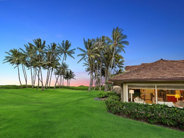 On Beach Kailua Vacation Estate Eight Bedroom