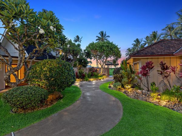 On Beach Kailua Vacation Estate Eight Bedroom