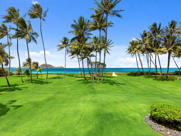 On Beach Kailua Vacation Estate Eight Bedroom