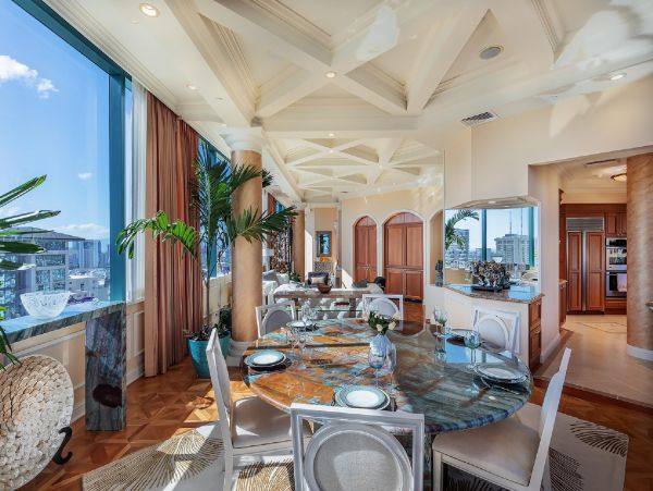 Ocean Views Vacation Penthouse in Honolulu Three Bedroom