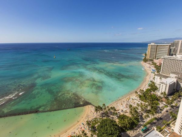 Ocean Views Vacation Home in Honolulu Four Bedroom
