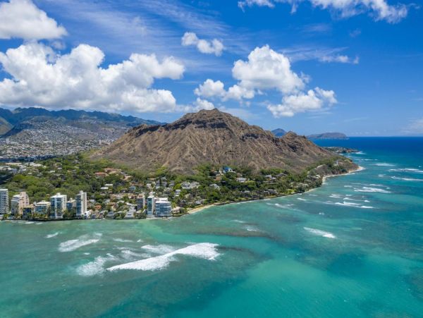 Ocean Views Vacation Home in Honolulu Four Bedroom