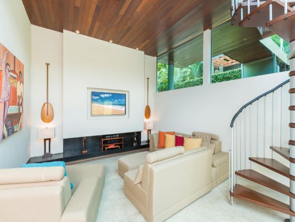 Beautiful Vacation Home in Honolulu Six Bedroom on Beach