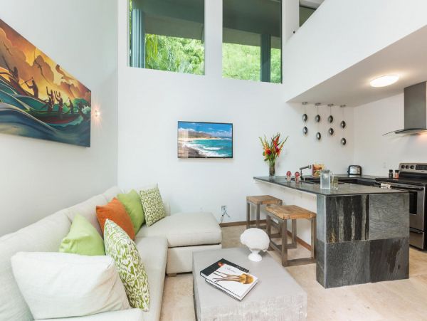 Beautiful Vacation Home in Honolulu Six Bedroom on Beach