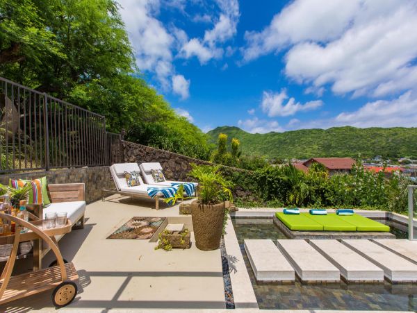 Beautiful Vacation Home in Honolulu Six Bedroom on Beach