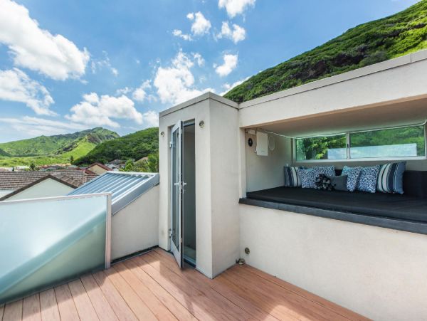 Beautiful Vacation Home in Honolulu Six Bedroom on Beach
