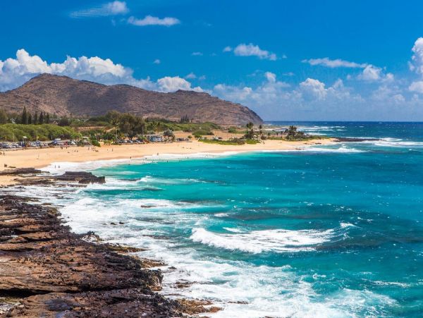 Beautiful Vacation Home in Honolulu Six Bedroom on Beach