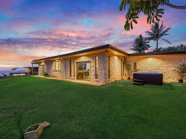 Beautiful Vacation Home in Haleihua Four Bedroom