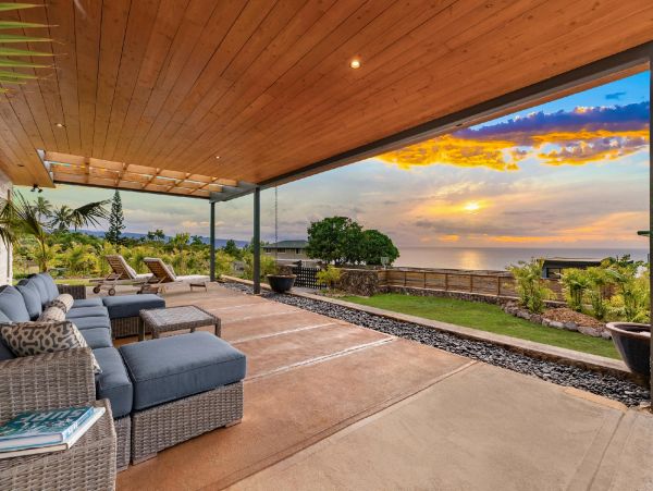 Beautiful Vacation Home in Haleihua Four Bedroom