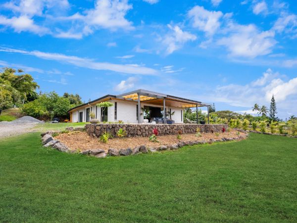 Beautiful Vacation Home in Haleihua Four Bedroom