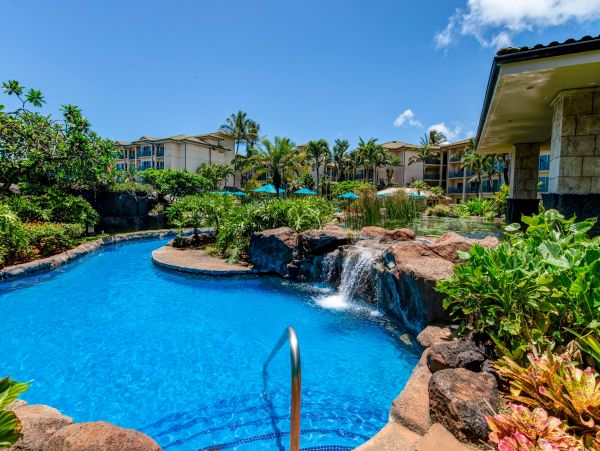 Oceanfront Two Bedroom Vacation Condo in Kapaa