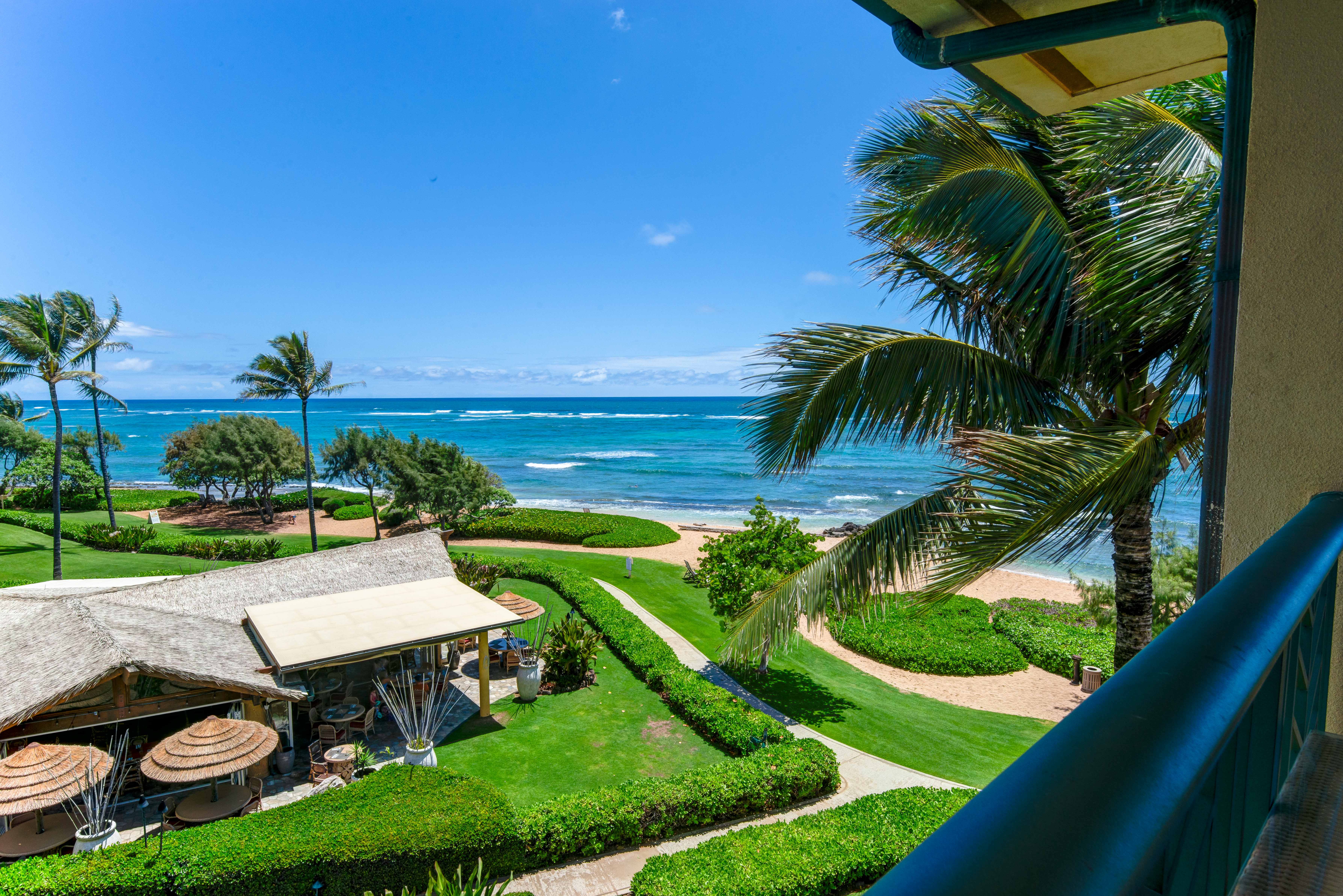 Oceanfront Two Bedroom Vacation Condo in Kapaa