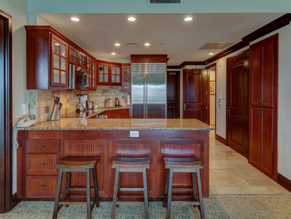 Oceanfront Two Bedroom Vacation Condo in Kapaa