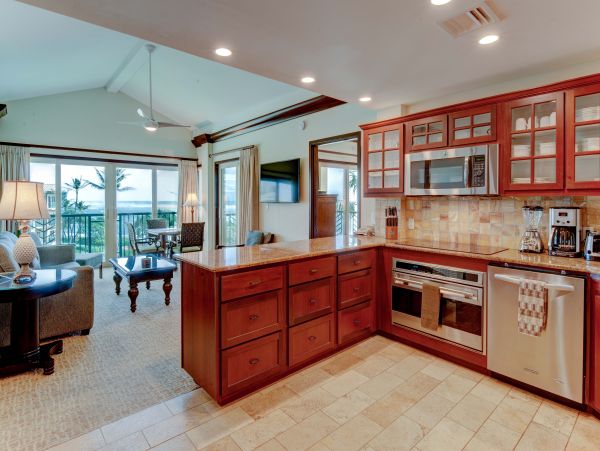 Oceanfront Two Bedroom Vacation Condo in Kapaa