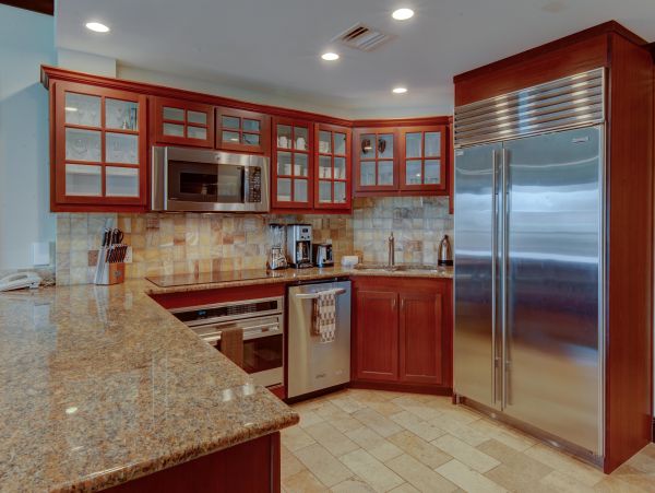 Oceanfront Two Bedroom Vacation Condo in Kapaa