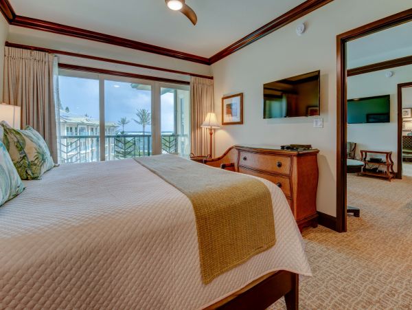 Oceanfront Two Bedroom Vacation Condo in Kapaa