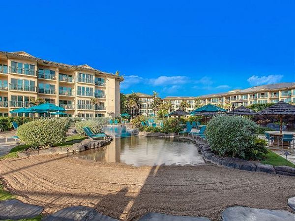 Oceanfront Two Bedroom Vacation Condo in Kapaa