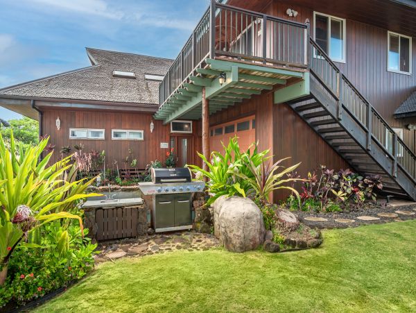 Beachfront Paradise in Kapa'a: A Luxurious Hawaiian Retreat