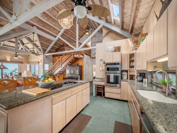 Beachfront Paradise in Kapa'a: A Luxurious Hawaiian Retreat