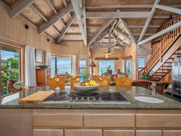 Beachfront Paradise in Kapa'a: A Luxurious Hawaiian Retreat