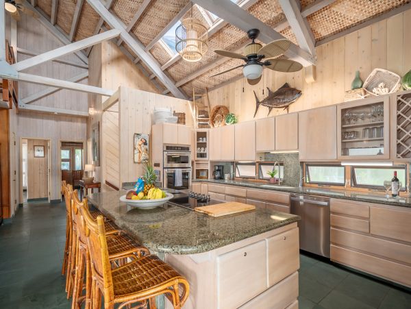 Beachfront Paradise in Kapa'a: A Luxurious Hawaiian Retreat