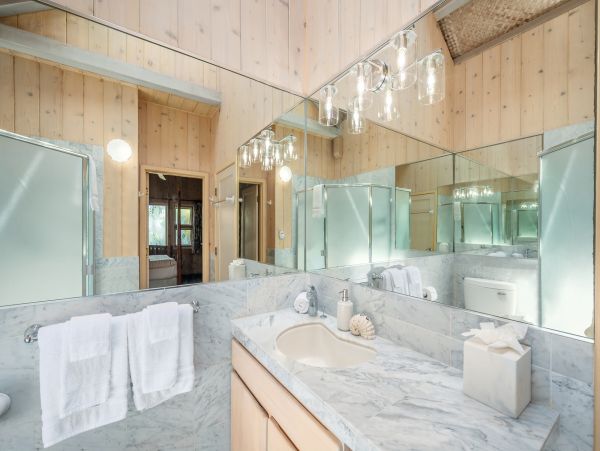 Beachfront Paradise in Kapa'a: A Luxurious Hawaiian Retreat