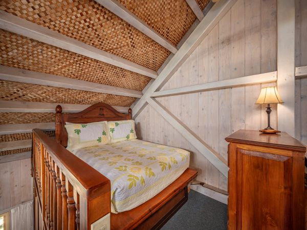 Beachfront Paradise in Kapa'a: A Luxurious Hawaiian Retreat