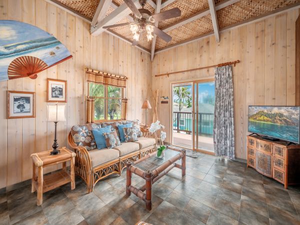 Beachfront Paradise in Kapa'a: A Luxurious Hawaiian Retreat