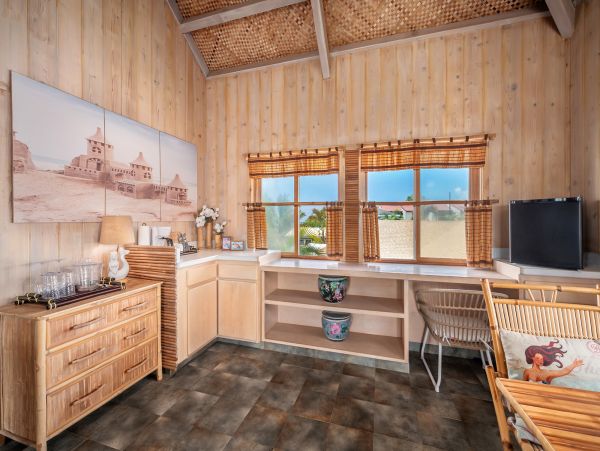 Beachfront Paradise in Kapa'a: A Luxurious Hawaiian Retreat