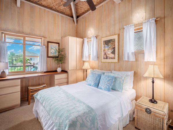 Beachfront Paradise in Kapa'a: A Luxurious Hawaiian Retreat
