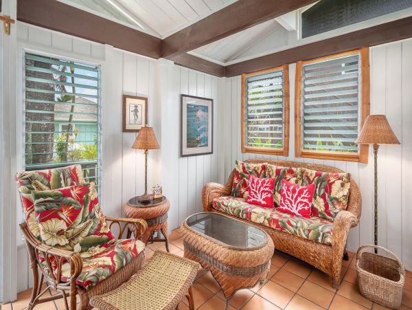 Beachfront Paradise in Kapa'a: A Luxurious Hawaiian Retreat