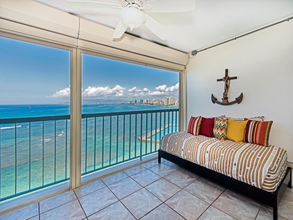 Honolulu Diamond Head Kahala Condo 1001171