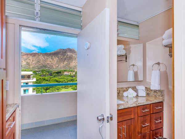 Honolulu Diamond Head Kahala Condo 1001174