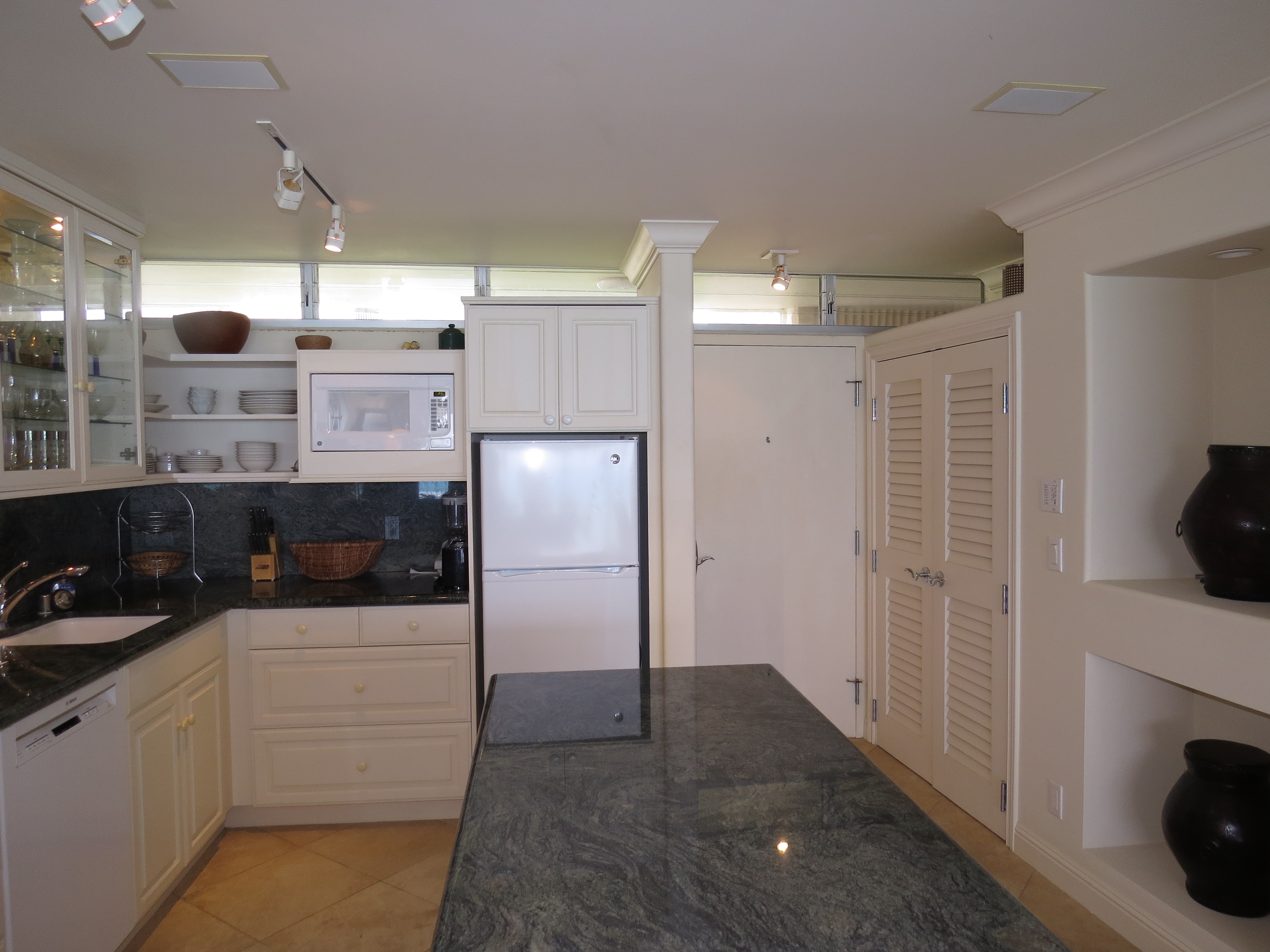 Honolulu Diamond Head Kahala Condo 1001217