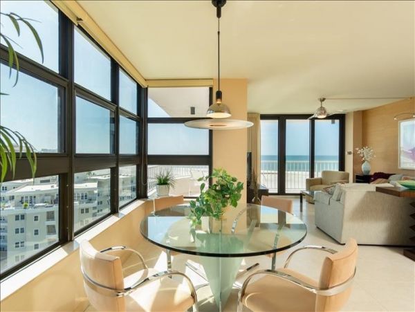 Beach Vacation Condo on Marco Island Sleeps Four Guests