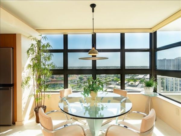 Beach Vacation Condo on Marco Island Sleeps Four Guests