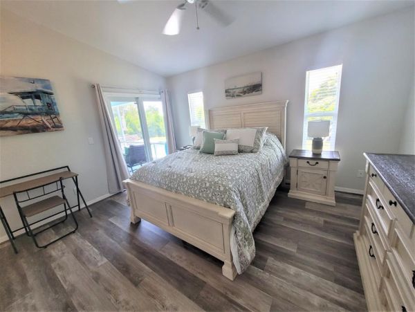 Three Bedroom Vacation Home in Marco Island With Pool