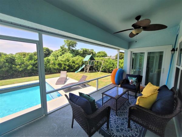 Three Bedroom Vacation Home in Marco Island With Pool
