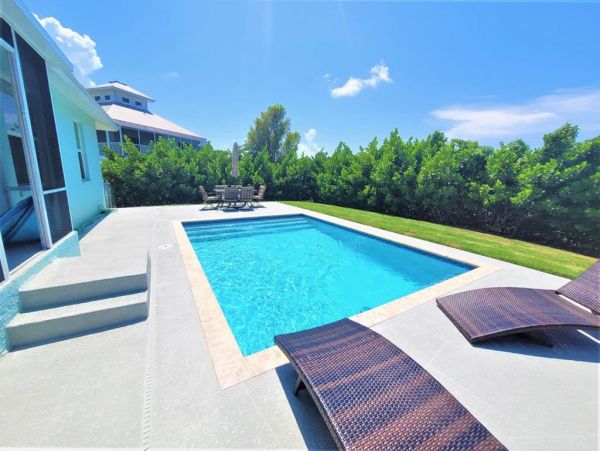 Three Bedroom Vacation Home in Marco Island With Pool